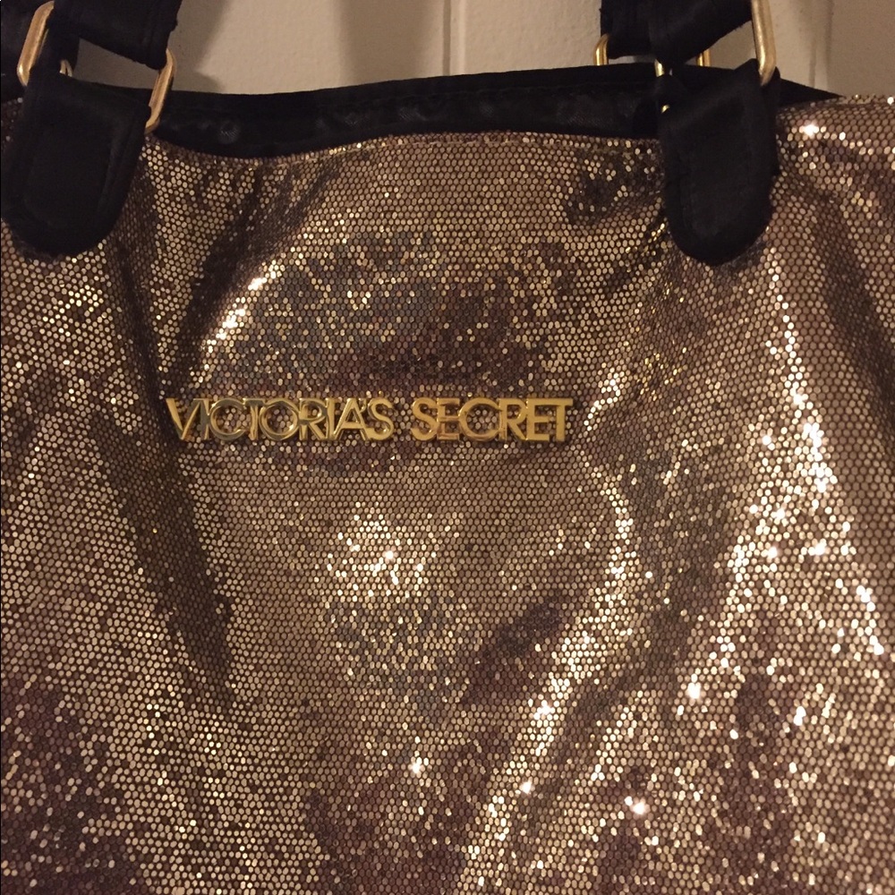 Victoria Secret’s large tote bag